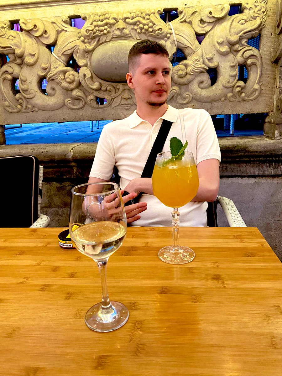 Just chatting over a terrible Esports-career.