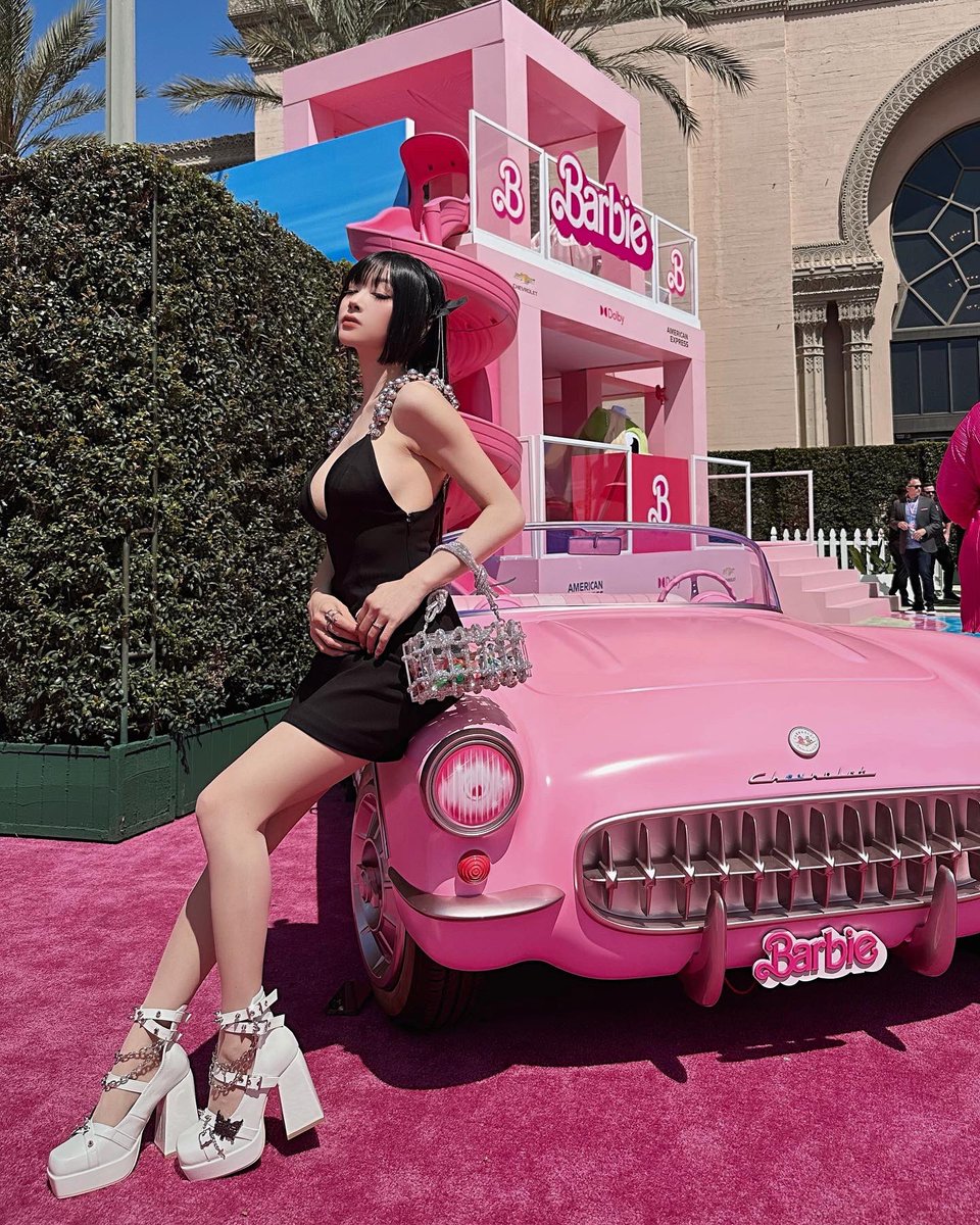 Emily Ghoul (Emily Mei) tweet media