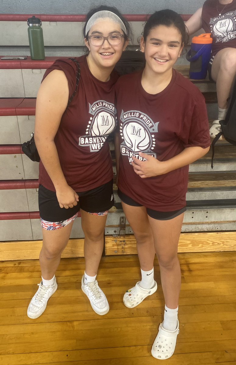 Love having some chargers represent at my hometown basketball camp! They have been crushing it this week 🏀