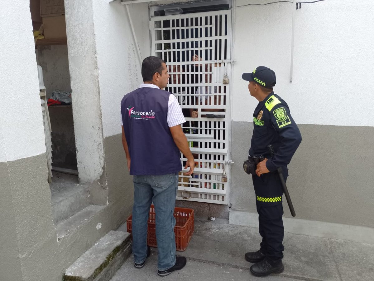 PersoneriaTeb's tweet photo. En visita del Personero Municipal a las Personas Privadas de la Libertad -PPL- en la Estación de Policía, se conocieron de primera mano sus necesidades y se adquirió el compromiso de gestionar acciones en su favor https://t.co/tw7X8NU7de