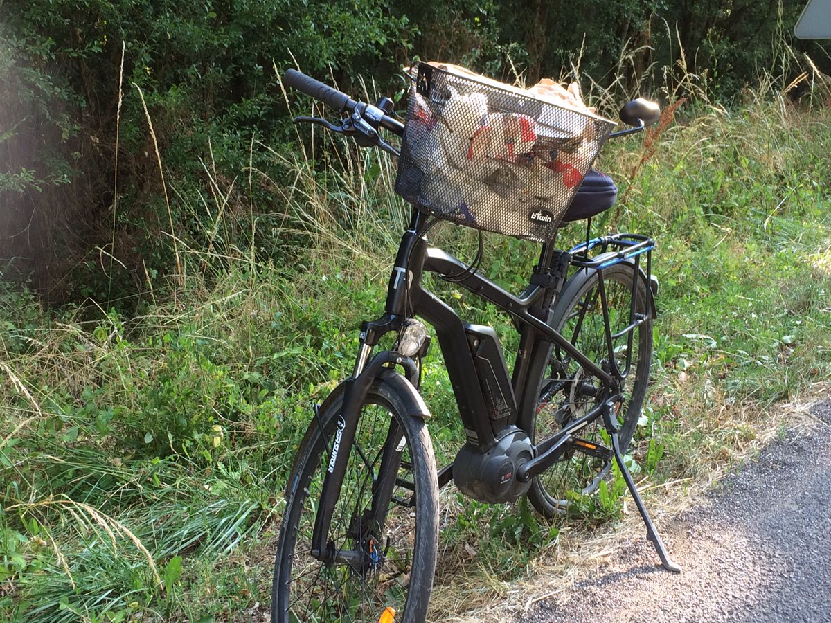 pascal_frey's tweet photo. #BikeInTrashOut ๐ฎ episode #5 #ItsNotMyGarbageButItsMyPlanet
#biketowork
#velotaf
#MoustacheBikes https://t.co/DNf66luryY