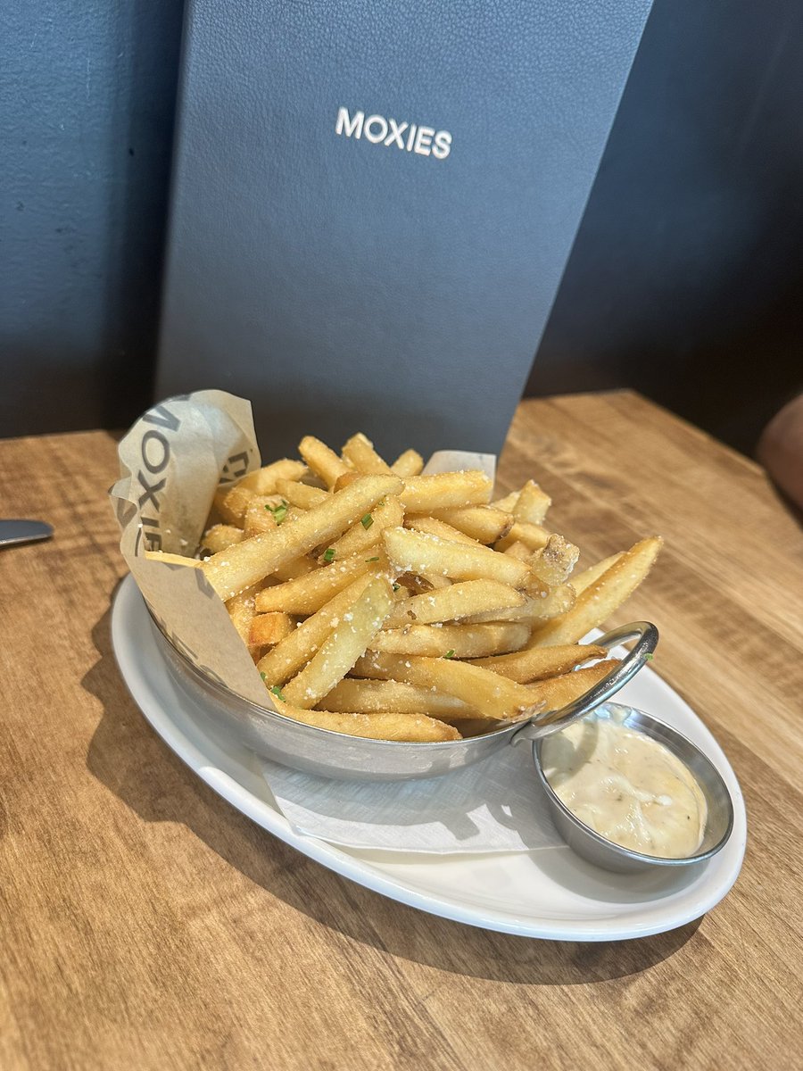 CookingUncleB's tweet photo. Lunch Date with My Man! @moxies #LunchBreak #yummy #moxies https://t.co/ZUAqrkviop