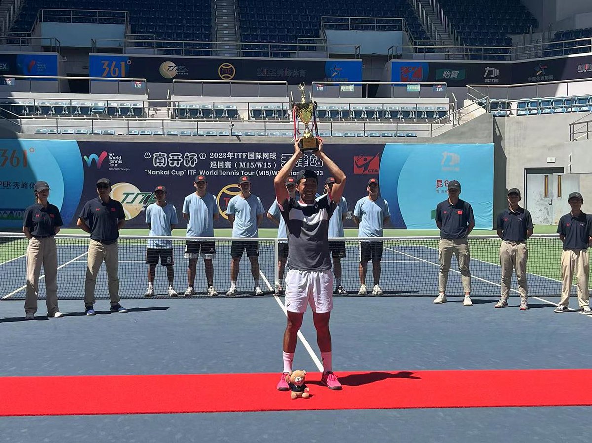 Not_Esportivas's tweet photo. ITF TENNIS!
Parabéns aos tenistas campeões do @worldtennis de M15 de Tiajin na China.
Simples: Zhe Li (🇨🇳)/🏆(16)
Duplas: Xin Gao (🇨🇳)/ Ray Ho (🇹🇼)
#ITFWorldTennisTour #ITFtennis #tennis #TiajinTennis #Tiajin #ZheLi #XinGao #RayHo https://t.co/3aqc3ZDwDn