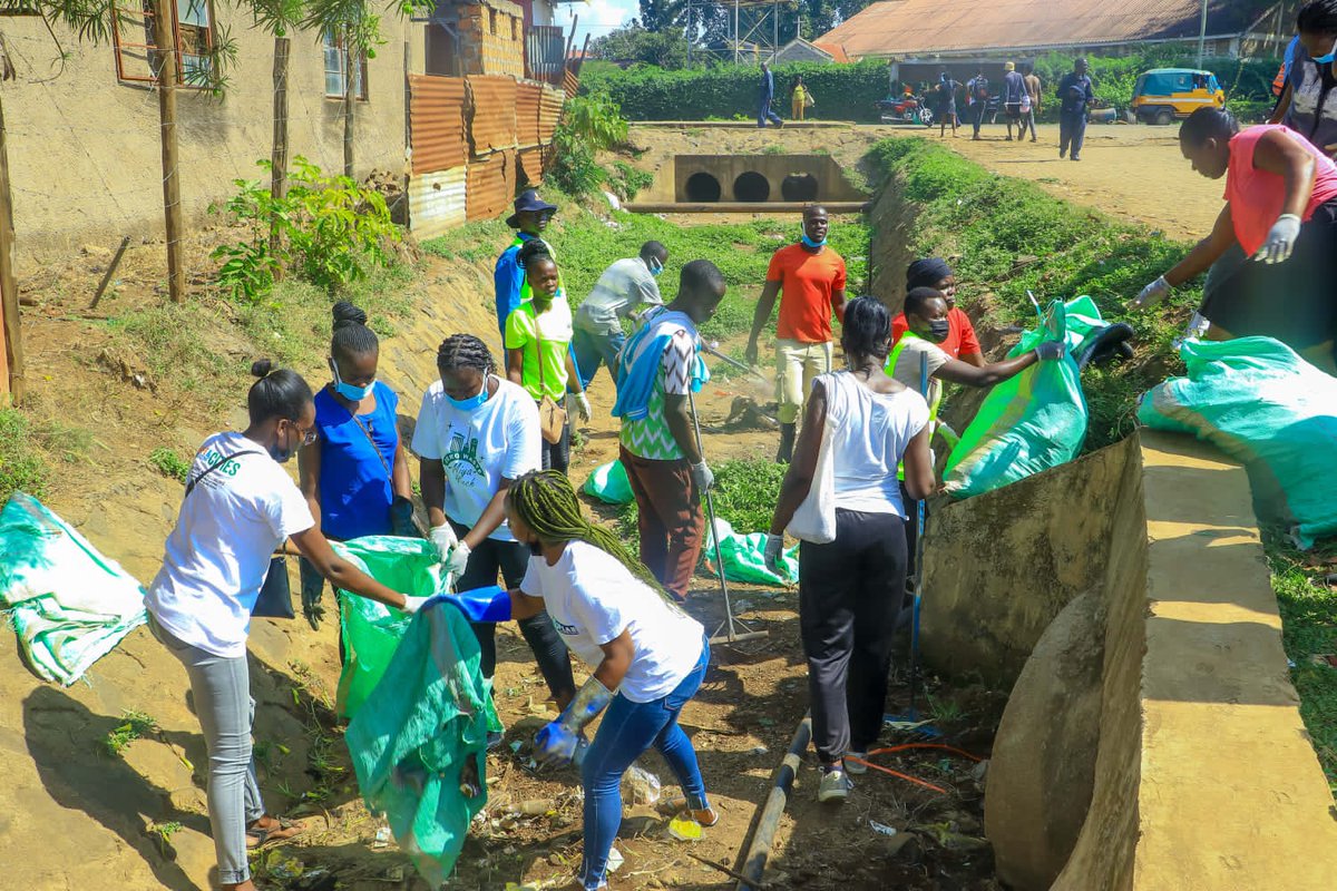 Owiti_Tine's tweet photo. Let us come out on every 10th for clean ups and tree planting towards the Greening Kisumu initiative program ☺️☺️☺️ https://t.co/vEJ6u8r5ht
