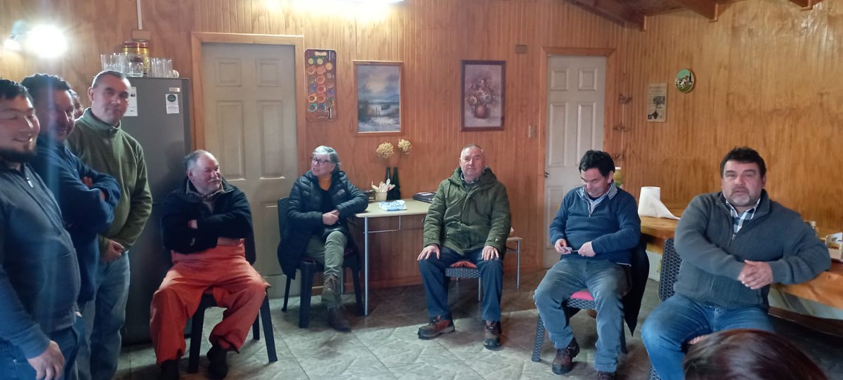 AmiChileAG's tweet photo. #AmiChile colabora en los territorios de #Chovi y #Calen en #Dalcahue, #Chiloé, impulsando la asociatividad en torno a puntos de embarque y desembarques. https://t.co/Muc8IPyhau
