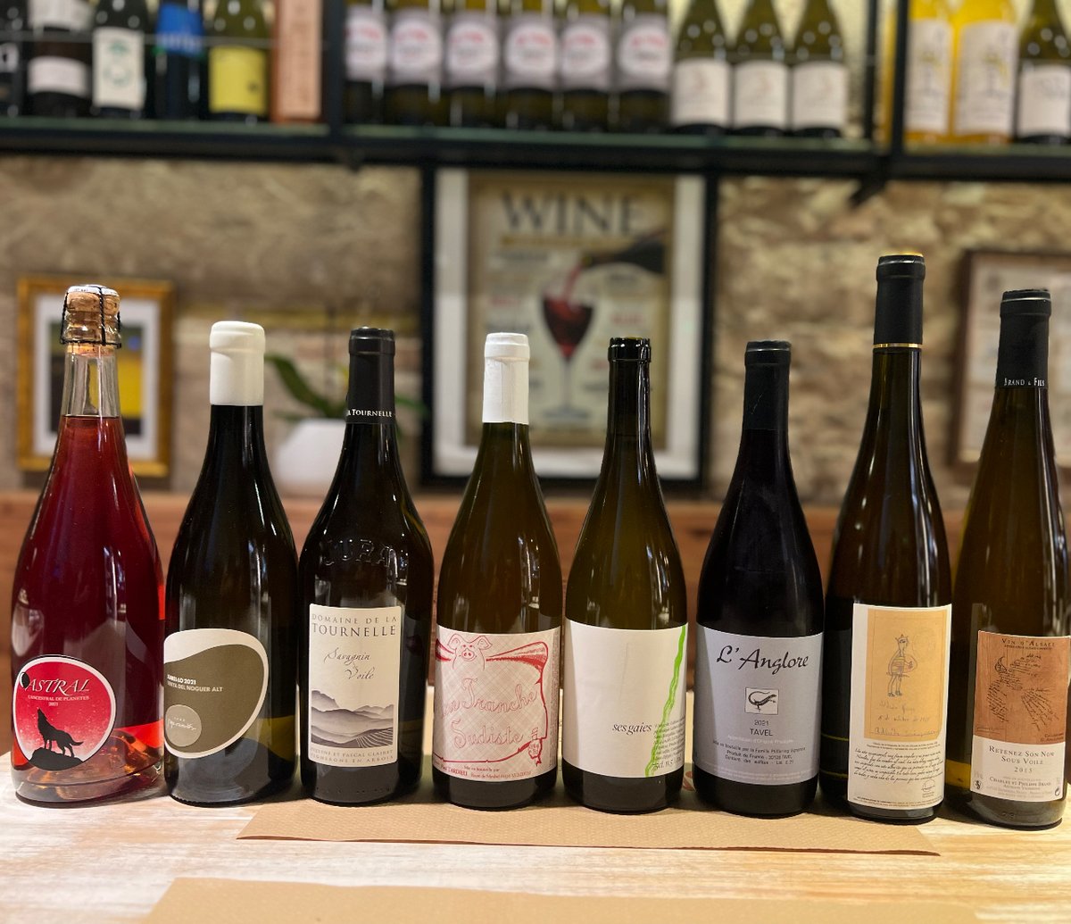devicibardevins's tweet photo. 🔝Vins únics a copes!
1️⃣ Astral Ancestral Rosat 2021
2️⃣ Vinya del Noguer alt 2021
3️⃣ Savagnin de Voile
4️⃣ Une tranche sudiste
5️⃣ Ses Gaies
6️⃣ L'Anglore 2012
7️⃣ Tricó Nicolás
8️⃣ Retenez son nom sous voile
#vinsunics #devicibardevins #cosesbones #winelovers #winetime https://t.co/PZB3macLZN