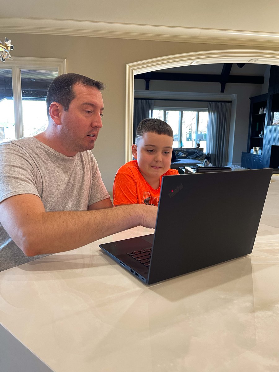 RCRracing's tweet image. Whether you&apos;re at the office, school, a race track or your kitchen counter the @Lenovo ThinkPad P15 is the smart choice for any family. 

@KyleBusch | #smartertechnologyforall