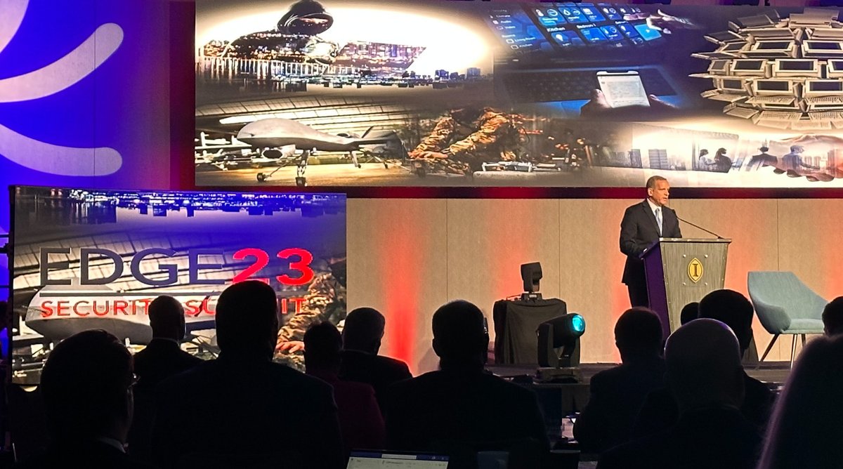 Edward Davis tweet media