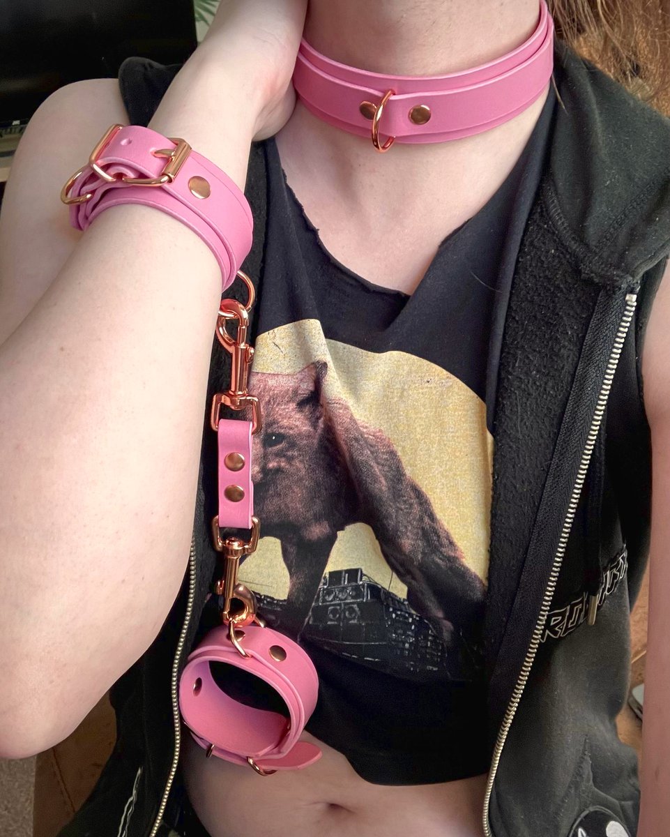 Fun change of pace today, pink and rose gold slim set 💖