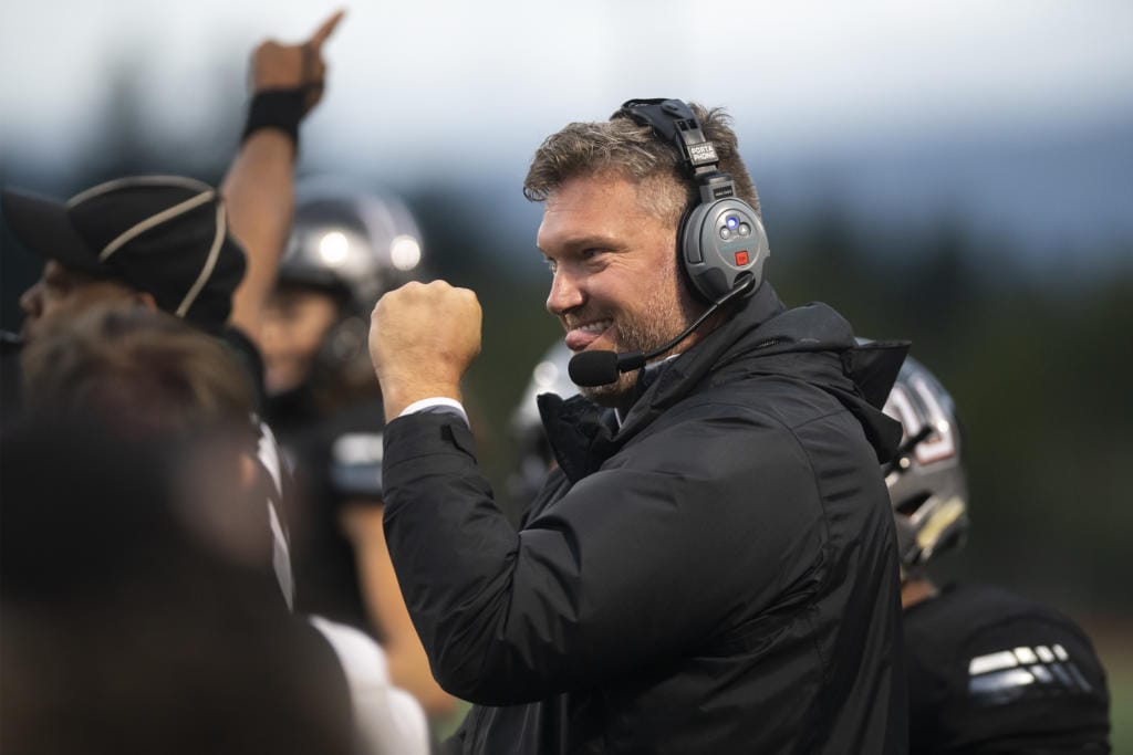 State championship football coach Rory Rosenbach has resigned at Union and is returning to his hometown. 

Rosenbach has accepted the athletic director job at 4A Glacier Peak HS in Snohomish County. 

columbian.com/news/2023/jul/…