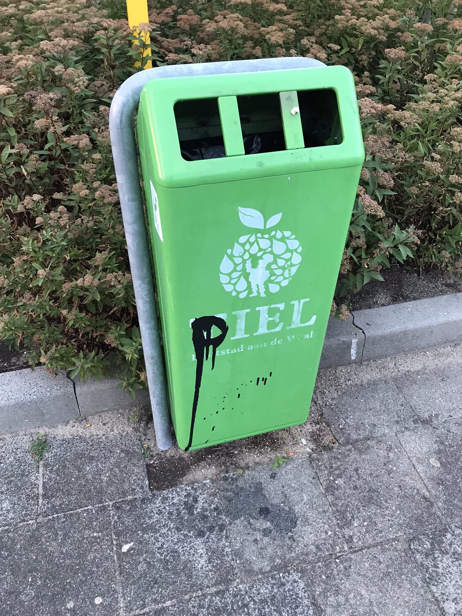 Geniaal: je moet er maar opkomen! #Tiel 🍆