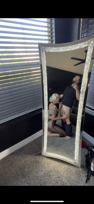 Saw a mirror and couldn&rsquo;t help ourselves 🫣   💃🏻 @Sweetooth37  🐔 @OddZodds https://t.co/dW3xZAZbMz