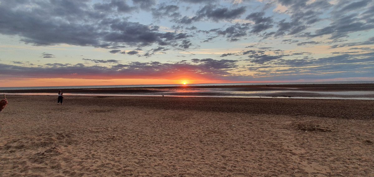 Josh_L44's tweet photo. Who doesn't enjoy some sunset photography by the sea?? 🤗🌅 #photography https://t.co/HOA5RiXZGC