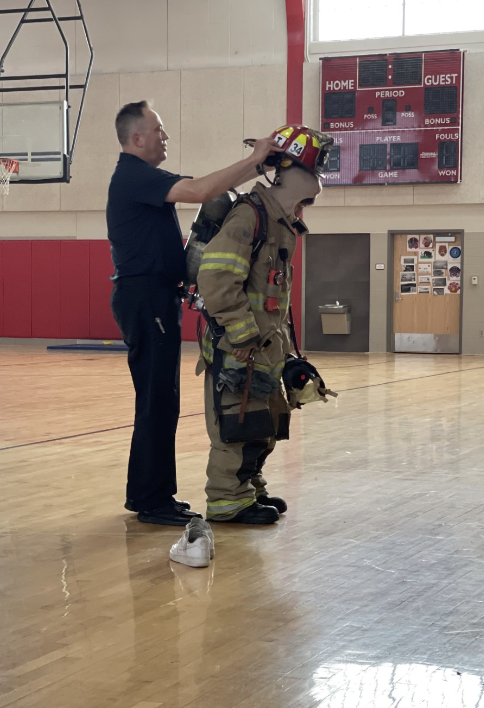 OPS_Norris's tweet photo. Thank you @OmahaFireDept for coming to Redbird Nation today! Fire education is so important for young people! Norris students now -- First responders in the future! #FirePrevention #FireEducation #FutureFirstResponders #GoRedbirds https://t.co/KgXgYxTQA1