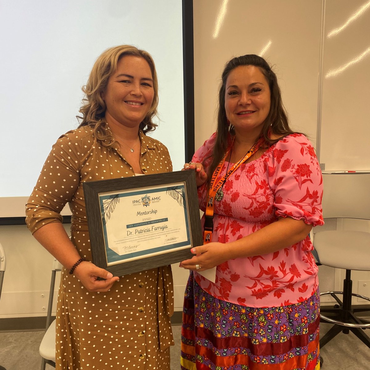 🏆 Dr. Patricia Farrugia receives the @IPACIndigenous Mentorship Award, recognizing her exceptional contributions to mentorship. She inspires authenticity, growth, and empowerment in her learners. Congratulations, Dr. Farrugia! #IPACMentorshipAward #IndigenousHealthcare