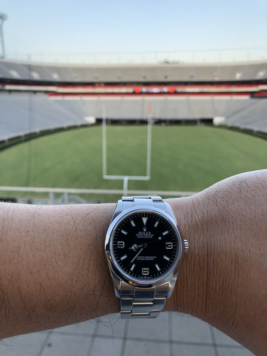 ChronicChrono's tweet photo. UGA Chaka, #GoDawgs 

🇨🇭 Hillary 🏔 #ExplorerI 
#ChronicChrono #rolex #rolexexplorer #explorer #rolexexplorer114270 #explorer114270 #369dial #rolexaholics #explorer36 #rolexexplorer1 #369mafia 
#UniversityOfGeorgia #UGA https://t.co/s30ylwk6xk