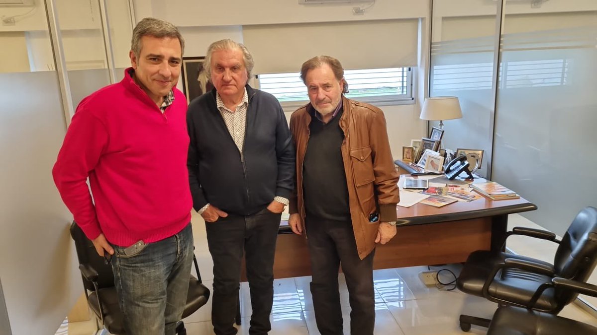 cachi_martinez's tweet photo. #Martes En Casilda junto a @JulioEggimannOK visitamos el Frigorífico Mattievich, Charlamos con sus trabajadores y trabajadoras y con su Presidente, José Mattievich.
#PODEMOSMAS
@FrenteRenovador https://t.co/B0zxzM3xSZ