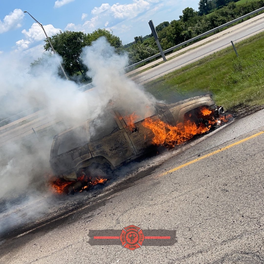 GreenfieldINFD's tweet photo. GFT Crews were dispatched to a vehicle fire near the 106 WB Rest park on I70. Upon arrival crews found a fully involved vehicle fire. Crews were able to quickly extinguish the flames. The single occupant of the vehicle was able to exit the vehicle without injury. https://t.co/fpTcA7qe87