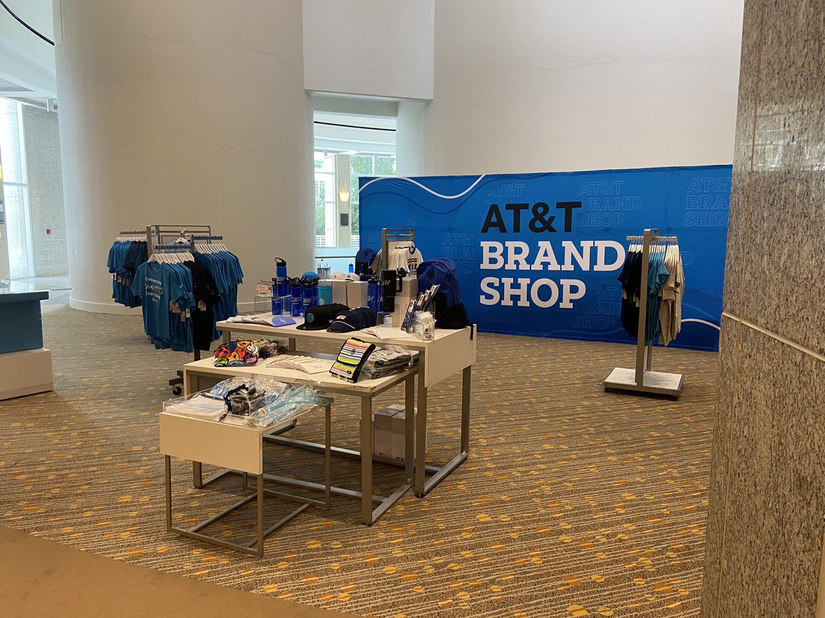 Laura Kraynak tweet media