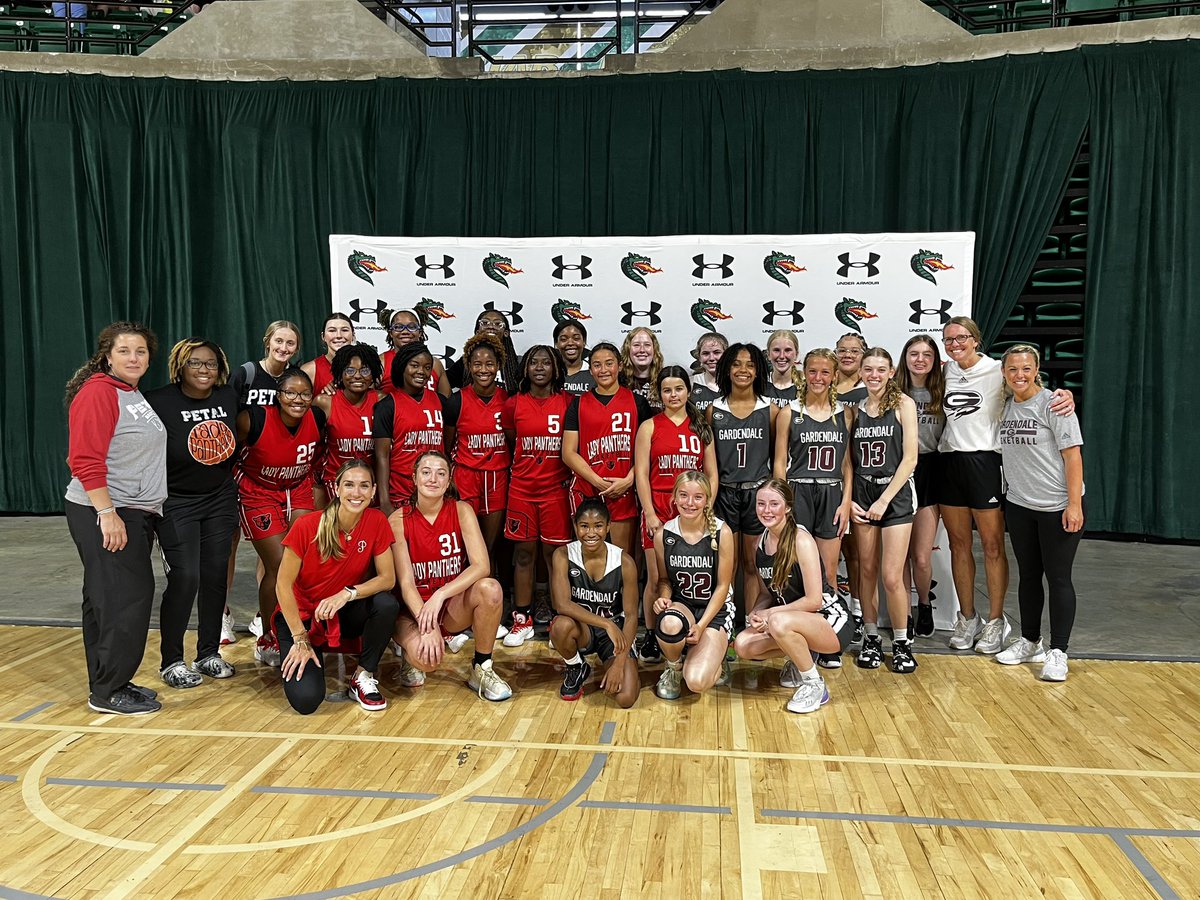 tmagee2's tweet photo. Just getting around to sharing a cool part of the summer! @UAB_WBBALL means the world to me, &amp; how cool was it to watch my ladies compete on the same court I played my college career on. And played against another alumnus who impacted/empowered me during my time @holly_berry https://t.co/io4CnTb3sj