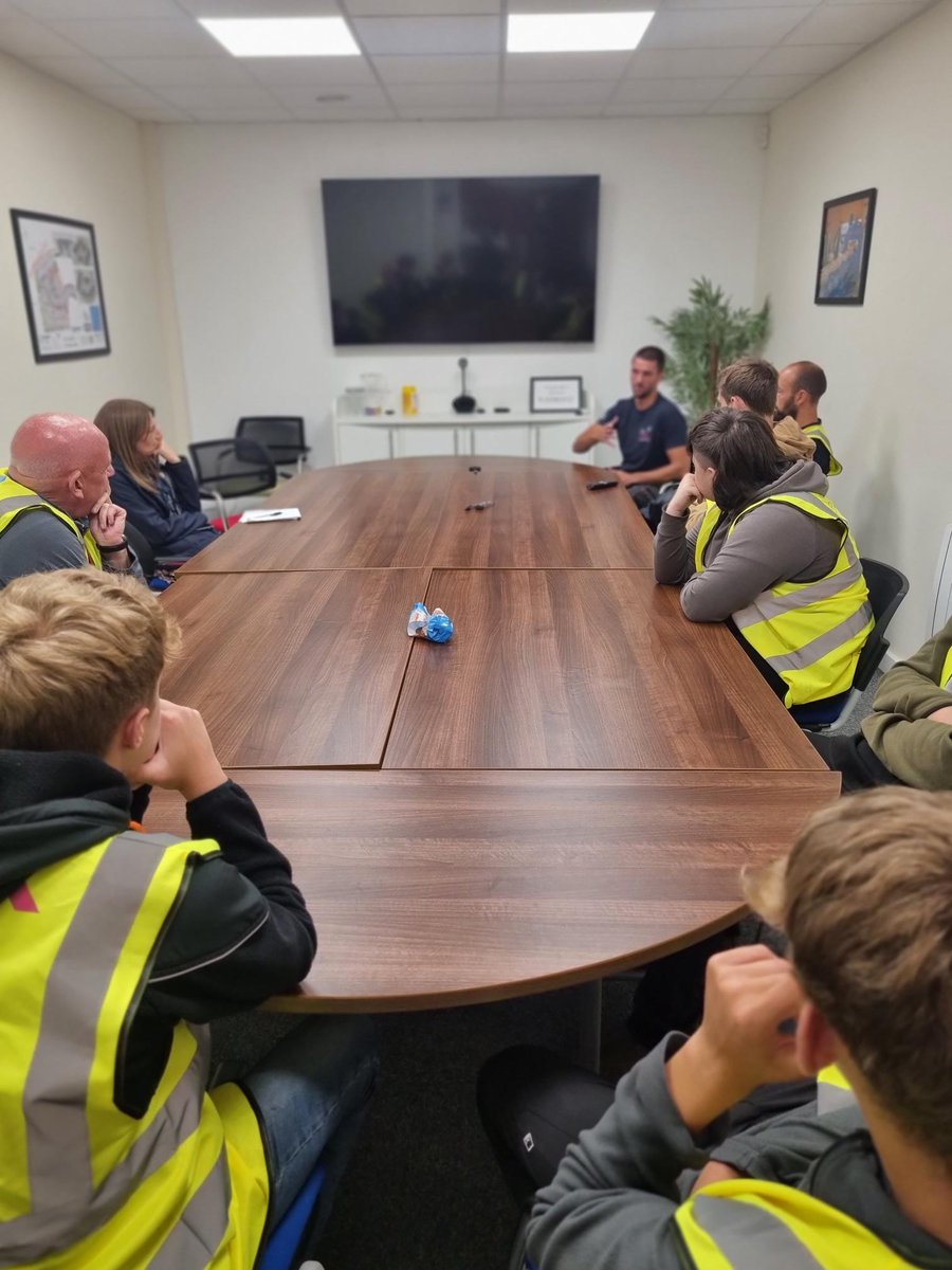 Last week, we invited a group of students from Ysgol Dyffryn Conwy in Llanrwst to our Modular Solutions factory in Rhyl! This week, it's time for some of our factory operatives to return to school as they visit Ysgol Dyffryn Conwy to discuss opportunities in the industry.