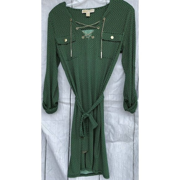 JodiMore's tweet photo. So good I had to share! Check out all the items I'm loving on @Poshmarkapp #poshmark #fashion #style #shopmycloset #michaelkors #amandauprichard #zara: https://t.co/jemCA1NOZ8 https://t.co/1iuPSnnDUd