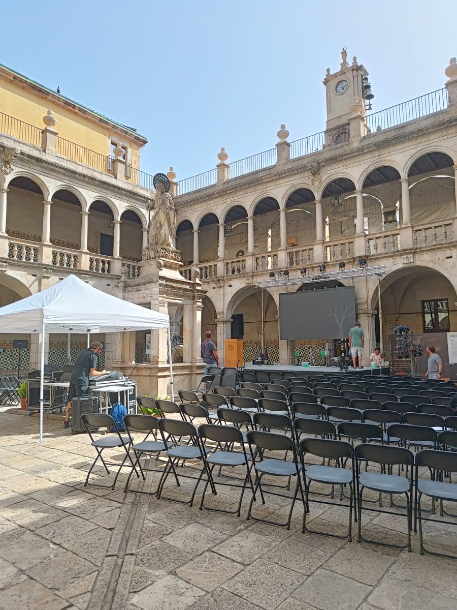 SCB_iec's tweet image. Ja tenim el claustre de l’@iec  a punt per la #NitBio2023 i els guardons dels #PremisSCB2023 esperant per ser entregats!🌙 👩‍🔬 
🔗 n9.cl/kfbwr