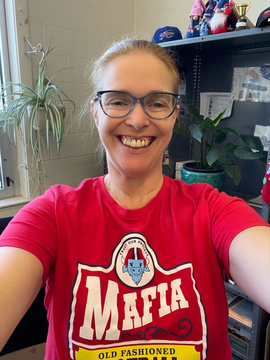 Amyonthedock's tweet photo. @NickMayerik #WearRedForEd thanks @DelReid #26Tuesdays always lots of comments on this one! https://t.co/kTRBbQxRfz
