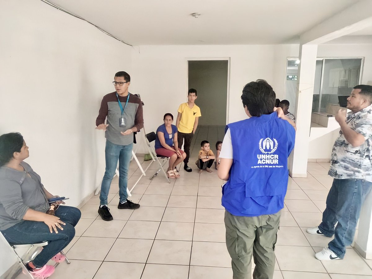 IvnAlamillo2's tweet photo. En @AcnurMexico visitar a las familias refugiadas es importante ya que fortalece las herramientas de integración dentro de las comunidades de acogida. Cristofer está listo para iniciar básquet🏀 y retomar su estudios en #Gtocontigosi de su nueva colonia. #EnGuanajuatoEsPosible https://t.co/BRs10mmR1l