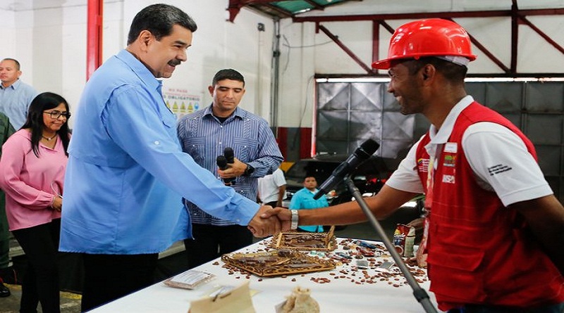 VTVcanal8's tweet photo. Presidente Maduro: Políticas económicas acertadas hacen frente a ataques de la derecha

#CompromisoYTrabajo

https://t.co/R5cQmJ32GA https://t.co/ZmILyGeUxi
