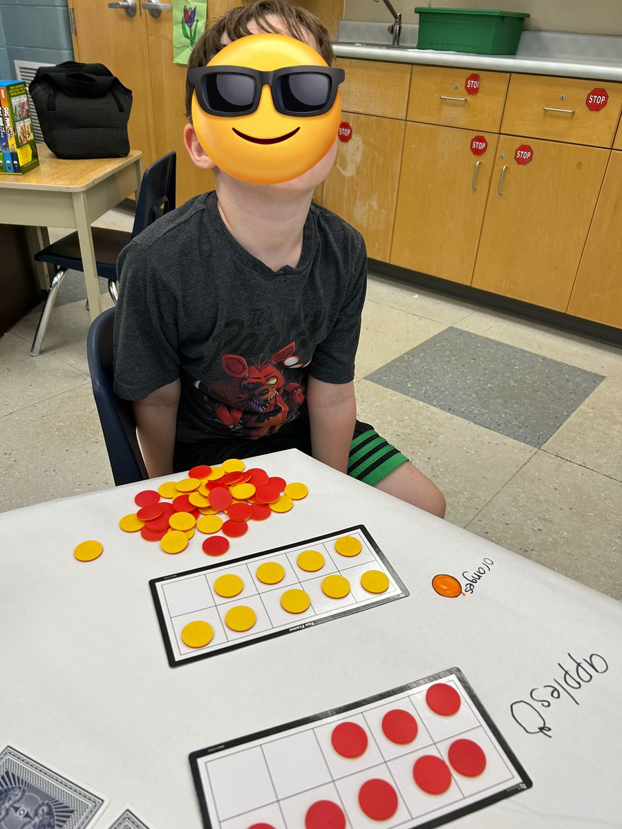 MissM_room105's tweet photo. Math talk- do you prefer apples or oranges? 🍎 🍊 using ten frames and counters to compare votes.
#campsail #GEDSB @GEDSB https://t.co/piRMQVTzWs