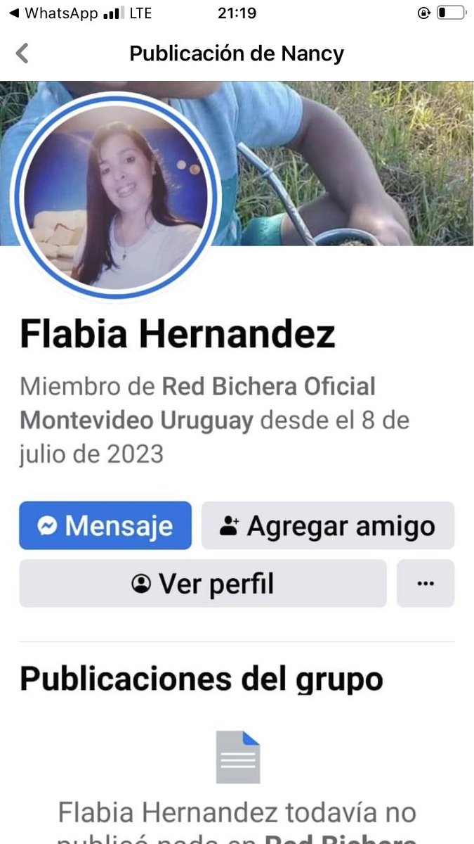 redbicheraof's tweet photo. Hace días circula el video de este perrito atrapado en un balcón en la blanqueada, expuesto al encierro , interperie , frió, ansiedad y miedo (al parecer era o es un pit) El perro desde diciembre dice la mordió y por eso ya no le dió más agua ni comida y lo dejo encadenado a morir en el balcón a la intemperie,ya en la foto se veía el perro no daba más,no se sabe que le hicieron.

Mucha gente se movilizó por el caso
Se efectuaron varias denuncias e incluso la nuestra, para encontrarle solución al caso y que se actúe , 
Recapitulando datos inba fue el día viernes al lugar y el perro ya no estaba más .
Intentaron entrar y la señora se puso a la defensiva de que no podían entrar por lo tanto era necesaria de una orden de allanamiento .
No llego a eso .. ya que está persona al parecer al principio se hizo pasar por veterinaria , luego por auxiliar de veterinaria y no nos quiere brindar el paradero del perro , nos bloqueo a todos , incluidos nosotros , dialogamos por las buenas y no llegamos a nada , por lo que SEÑORA LO ÚNICO QUE QUEREMOS SABER ES QUE PASO CON EL PERRO , a donde lo llevo y si está vivo .. ya que se especula (aclaramos) según versiones que se manejan no lo estamos afirmando , está persona le inyectó un matacaballos y lo “desapareció , durmió “
Estamos cansados en serio, a nivel general , colegas tambien , y todos los grupos que nos movemos por sus derechos y que son seres SINTIENTES de este tipo de casos y todos en general de maltrato y este en particular, que genera incertidumbre y en el cual nos damos contra un muro . 

¿¿Donde está el perro??
Prometió video llamada y nos bloqueo!
¿Qué conclusión tenemos q sacar? 
¿Que debemos pensar ?
DESESPERA
¿Donde esta el perro, a quiénes lo diste ? 
¿Te pasaste de anestesia para sacarte el “problema” de arriba flabiah ? Lo queremos vivo.