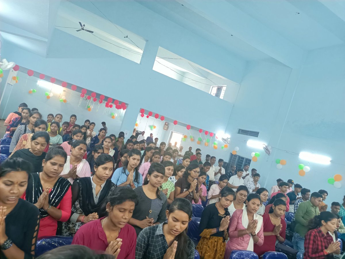 आज भटगांव में जिला प्रशासन द्वारा संचालित सारबिला अकादमी निशुल्क कोचिंग संस्थान का शुभारंभ किया |
इस अवसर पर मान. कलेक्टर जी, SDM, तहसीलदार, CMO, नगर पंचायत अध्यक्ष, उपाध्यक्ष सहित नगरवासी उपस्थित थे |
मान. मुख्यमंत्री श्री <a href="/bhupeshbaghel/">Bhupesh Baghel</a>  जी का आभार 🙏