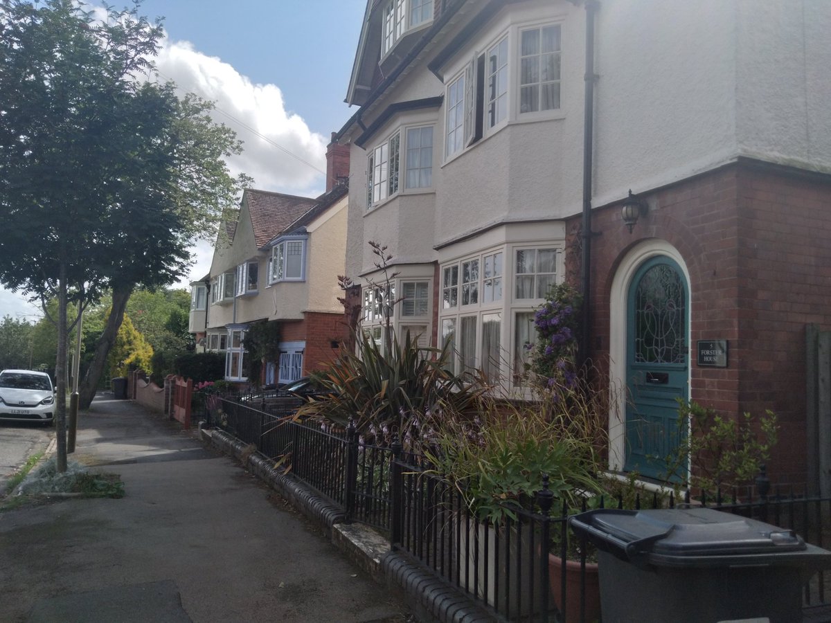RMcMnow's tweet photo. Took a mini-fieldtrip in #Suburban Leicester during teabreak, some surprises @UrbanHistoryCUP #UrbanHistory50 #UH50 https://t.co/I5UKdftjOy