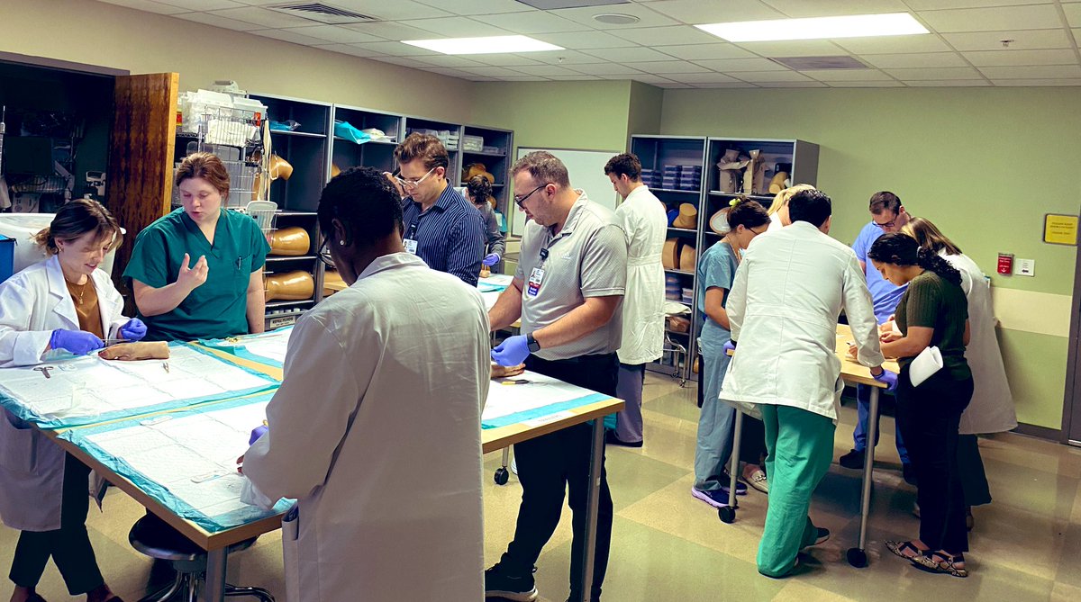 Favorite time of the year!! Meeting all @uamshealth #surgery interns & starting our ACSAPDS phase 1 curriculum Open suturing & knot tying today @UAMS_Surgery @UAMSVascSurg @UrologyUAMS @uams_ir Thanks to chiefs for helping teach #peerteaching 🤩 @AmCollSurgeons @UAMSSIMCENTER