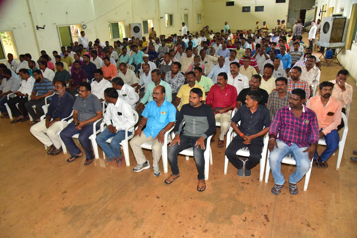 బాల కార్మికులను పనుల్లో పెట్టుకునే వారిపై కఠిన చర్యలు
కరీంనగర్ పోలీస్ కమీషనర్ ఎల్ సుబ్బరాయుడు I. P. S.,
ఆపరేషన్ ముస్కాన్ కార్యక్రమంలో భాగంగా మంగళవారంనాడు కమీషనరేట్ కేంద్రంలోని ఓపెన్ థియేటర్ ఆవరణలో అవగాహన కార్యక్రమం.