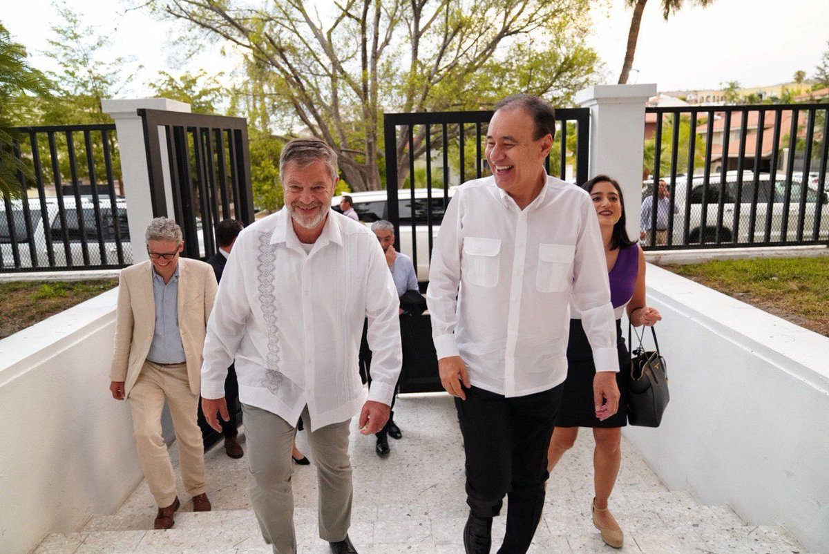 Con mucho gusto recibimos al Embajador de Alemania, Wolfgang Dold y una delegación de empresarios alemanes, quienes tienen un gran interés en el Plan Sonora y en llevar proyectos de inversión alemana en nuestro estado, así como programas de cooperación educativa en materia de