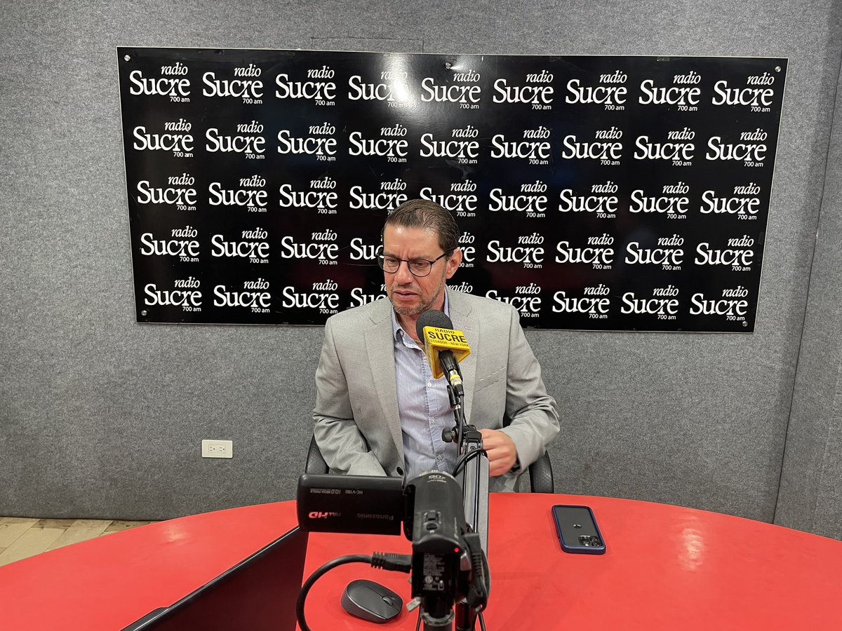 sucredeportesec's tweet photo. 🎙️ @rafaelverduga en #PlayFM: “Dl presupuesto sería el mismo que se maneja hoy en día que sería de 10 a 12 millones para la plantilla. Pero, si pagas a DT’s que ya no están, eso aumentará”
#BSC #Barcelona #BarcelonaSC https://t.co/9XGg04GfoV