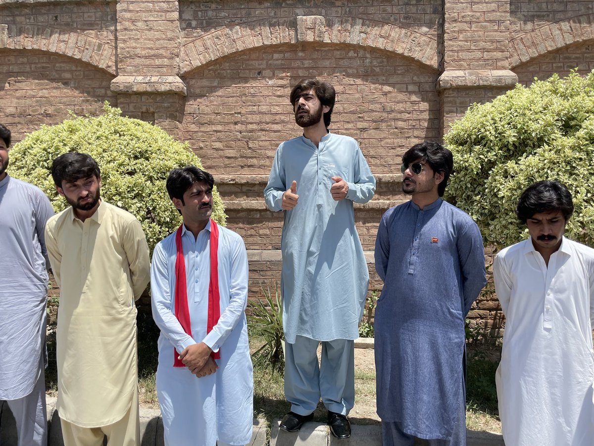 NomanSherpsf's tweet photo. پختون سٹوڈنٹس فیڈریشن خیبر پختونخوا کے زیر اہتمام پشاور پریس کلب کے سامنے ہائیر ایجوکیشن کمیشن ترمیمی بل 2023 کے خلاف احتجاجی مظاہرہ،
#PSF | #HECAmendmentBillRejected https://t.co/iHidfs9z6q