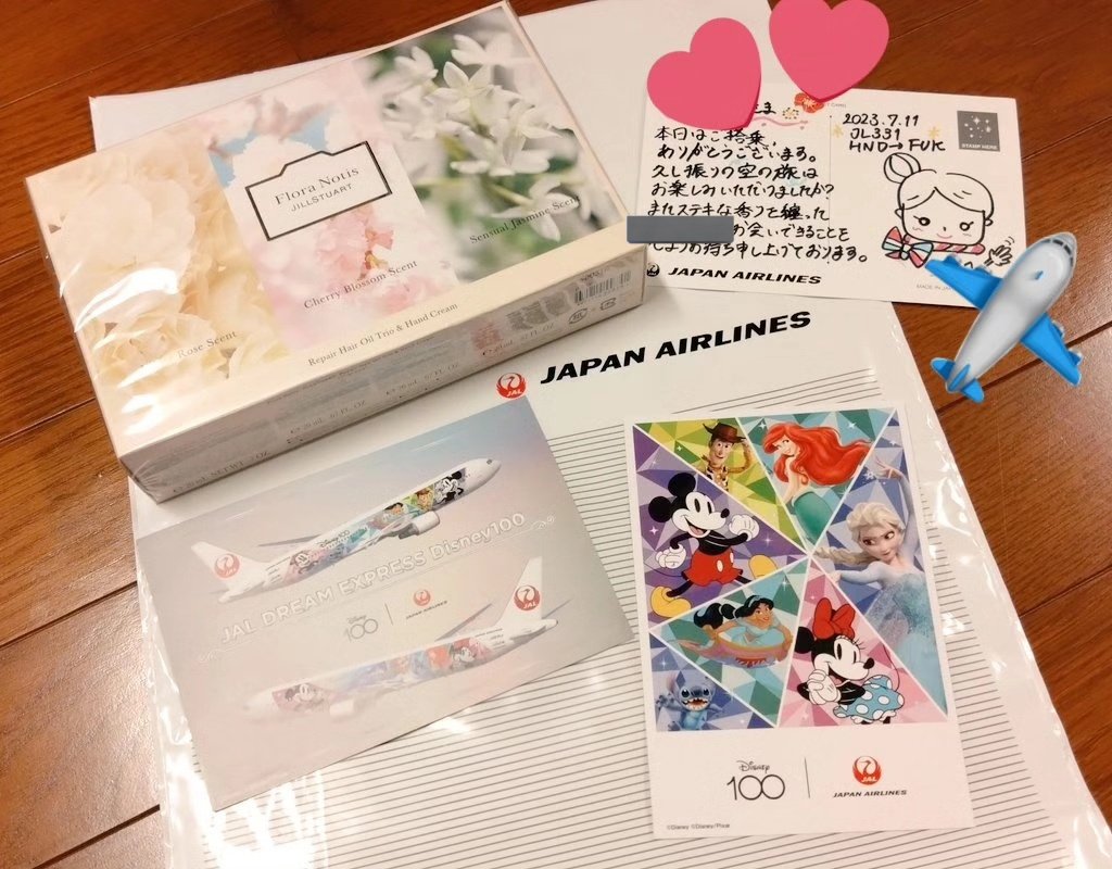evelyn_Bordeaux's tweet photo. 本名消し残ったので再アップ!
行きのJAL機内販売の購入を迷って、やっぱり帰りに買おうとしたら売り切れ🥲
迷ってた別のモノを買ったのだけど、尋ねたCAさんと色々お喋りした帰りに💌を下さいました🥹
とっても嬉しいお心遣い💞
またお会いできたらいいなぁ🥰
#JAL
#JALCA https://t.co/qR2xSBumOj
