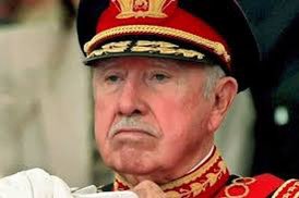 videitomanda's tweet photo. Cámara de Diputados de Chile aprueba para que retiren el calificativo de Presidente a Pinochet. 
Los parlamentarios resolvieron que el dictador sea definido como “militar y político” con “régimen autoritario” y que sea retirado de la colección Presidentes de la República. https://t.co/oMDInWMmEL