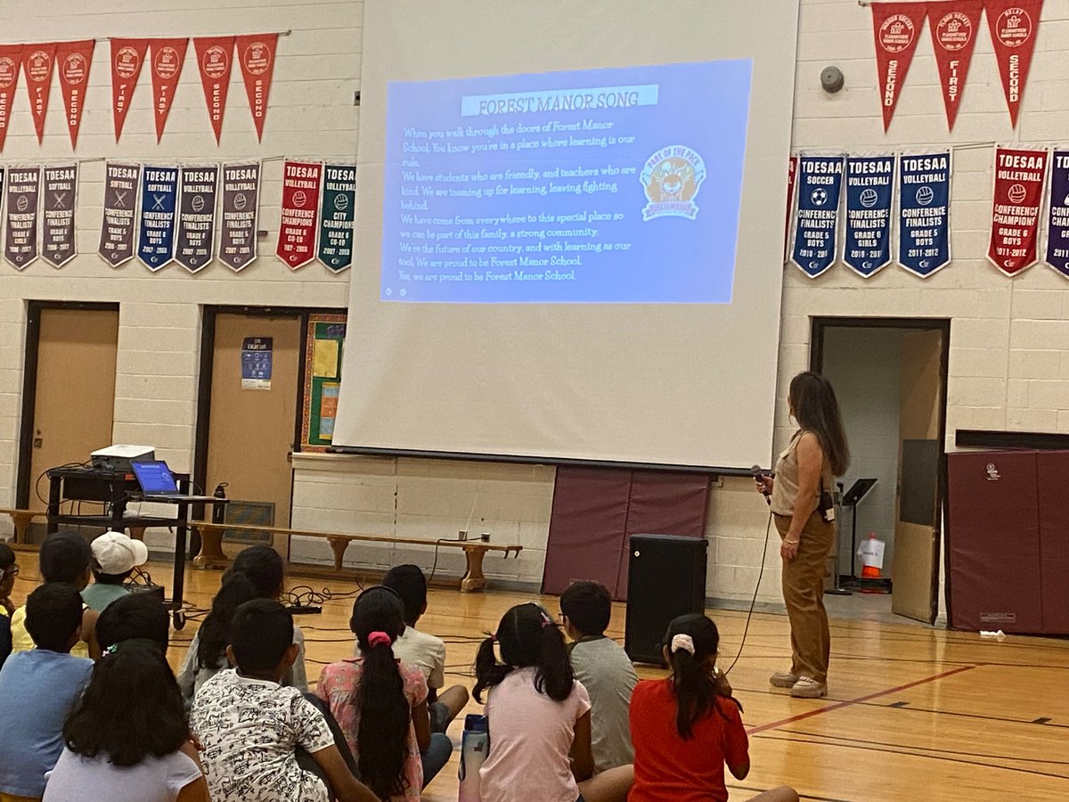mrshamdule's tweet photo. @TDSBForestManor you have your own school song! What an incredible experience hearing all the students, including the incredible alumni who are back volunteering at summer school, sing it together! #goosebumps! What a great sense of community! ✨ @TDSB_ConEd https://t.co/BukpZP2yee