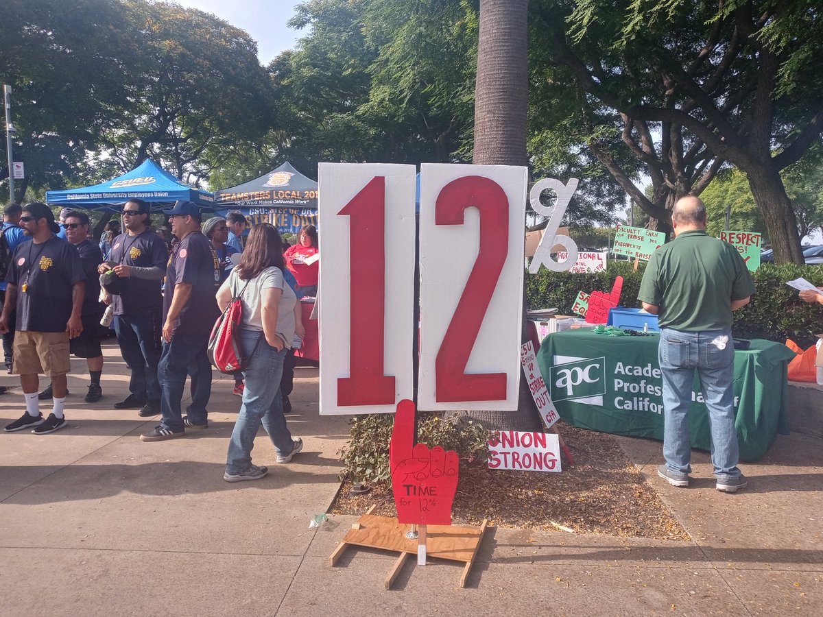 CFA_CSUEastBay's tweet image. Fighting for 12% faculty wage increase while fighting  a 6% tuition hike for students.  One meets the needs of students in the classroom while the other creates a barrier to higher education. What about rethinking EXECUTIVE COMPENSATION &amp;amp; ADMINISTRATIVE WASTE to pay for both?!