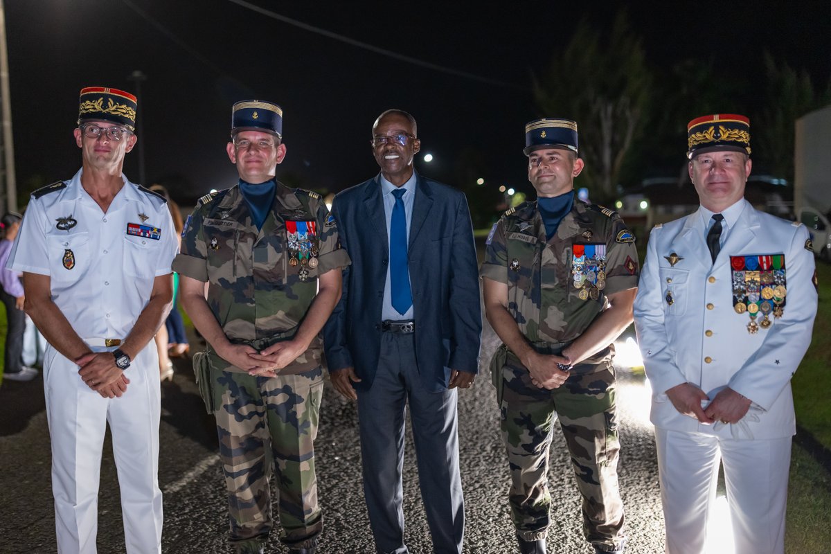 rsma_guadeloupe's tweet image. [ #PassCom ] Aujourd'hui marque un grand jour pour le RSMA de Guadeloupe.

▶️ Sous la présidence du général PELOUX, commandant du @SMA_Outremer, une cérémonie de passation de commandement a permis aux cadres et aux volontaires de dire au revoir au colonel Philippe OUTTIER.

↓