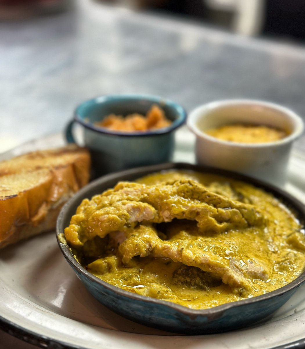 Cucharahouston's tweet photo. Hungry? How about some…
Breast of chicken topped with calabacita squash in poblano pepper cream
Side of yellow corn purée, rice and bread 🥖 #FreshIngridientsOnly #MomsCookBest https://t.co/ejkPm60ZIP