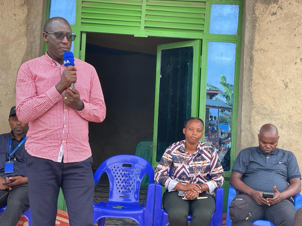 harblaise's tweet photo. Mwakoze cyane @rbarwanda ‘team, mwifatanije n’#INTAVOGERWA za @RubavuSector @RubavuDistrict mu Nteko y’Abatuye umudugudu ISANGANO,#RUKOKO Cell,
@MukamaNgoga https://t.co/ZOzYffjDjS