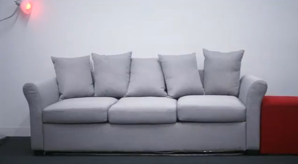 ShakeThatButton's tweet image. Hellcouch   shakethatbutton.com/hellcouch/