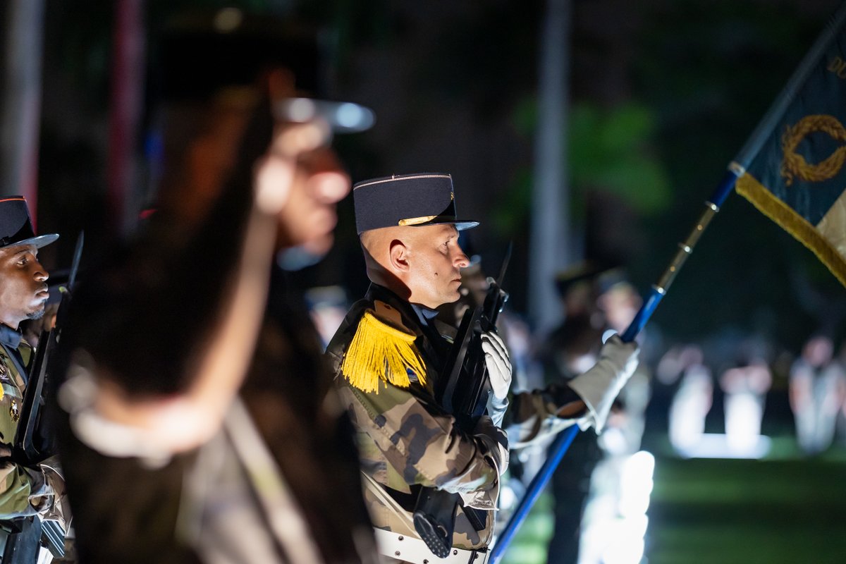 rsma_guadeloupe's tweet image. [ #PassCom ] Aujourd'hui marque un grand jour pour le RSMA de Guadeloupe.

▶️ Sous la présidence du général PELOUX, commandant du @SMA_Outremer, une cérémonie de passation de commandement a permis aux cadres et aux volontaires de dire au revoir au colonel Philippe OUTTIER.

↓