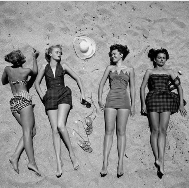 maatactive's tweet photo. Beach day! 

Have fun in the sun and make sure you wear your SPF ☀️

📸 by #NinaLeen for Life Magazine in Florida, 1950’s

#MAATactive #movewithMAAT #yoga #yogaleggings #paddedknees #kneepads #funinthesun #beachday #beachyoga #femalephotographer #photography https://t.co/SyTbeiVTXT