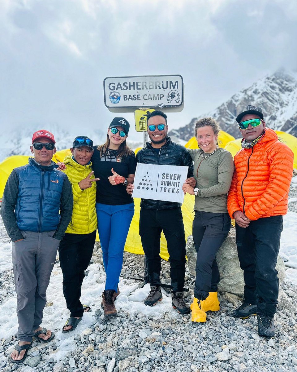 • Arrived - Gasherbrum Basecamp. 

L-R : Lakpa Temba, Tenjen Sherpa, <a href="/virialvarezmx/">Viridiana Álvarez</a> , <a href="/ChhangDawa/">Chhang Dawa Sherpa</a> , Kristin Harila &amp; Mingtemba Sherpa 🙏🙏 

#gasherbrum #14peaks #sst #sevensummittreks #8000er #8000m #mountaineering #mountains #alpinism #himalayas #nepal #sherpa #adventure